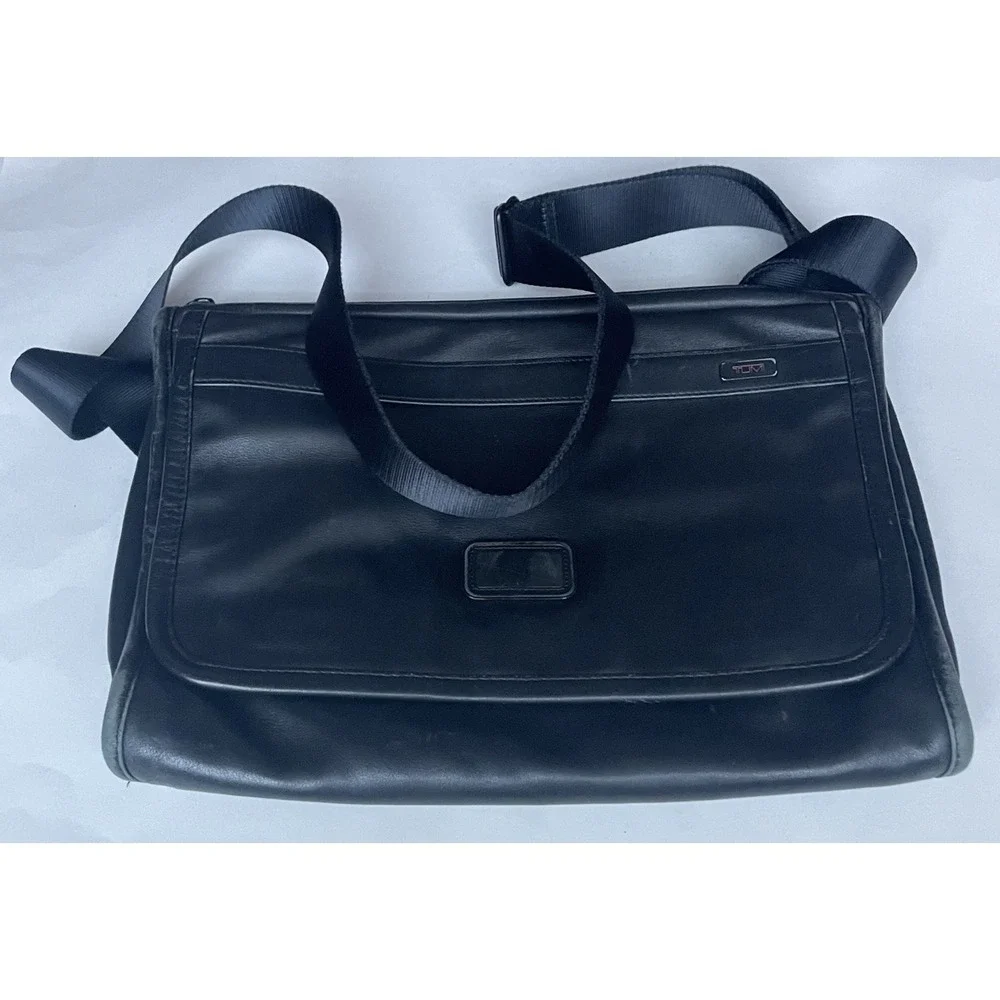 Vintage Tumi Men's Leather Laptop Briefcase Black Business Travel Bag 92112DH